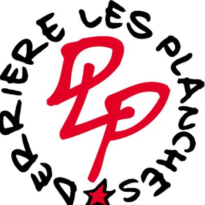 DERRIERE LES PLANCHES