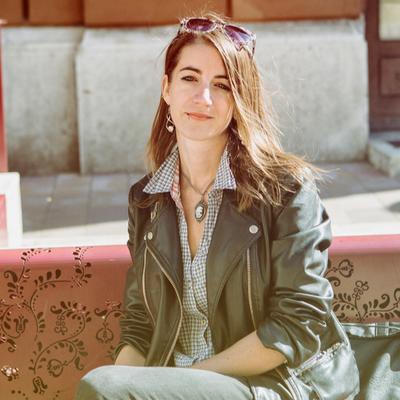 Eszter Décsy / NOW Books & Music